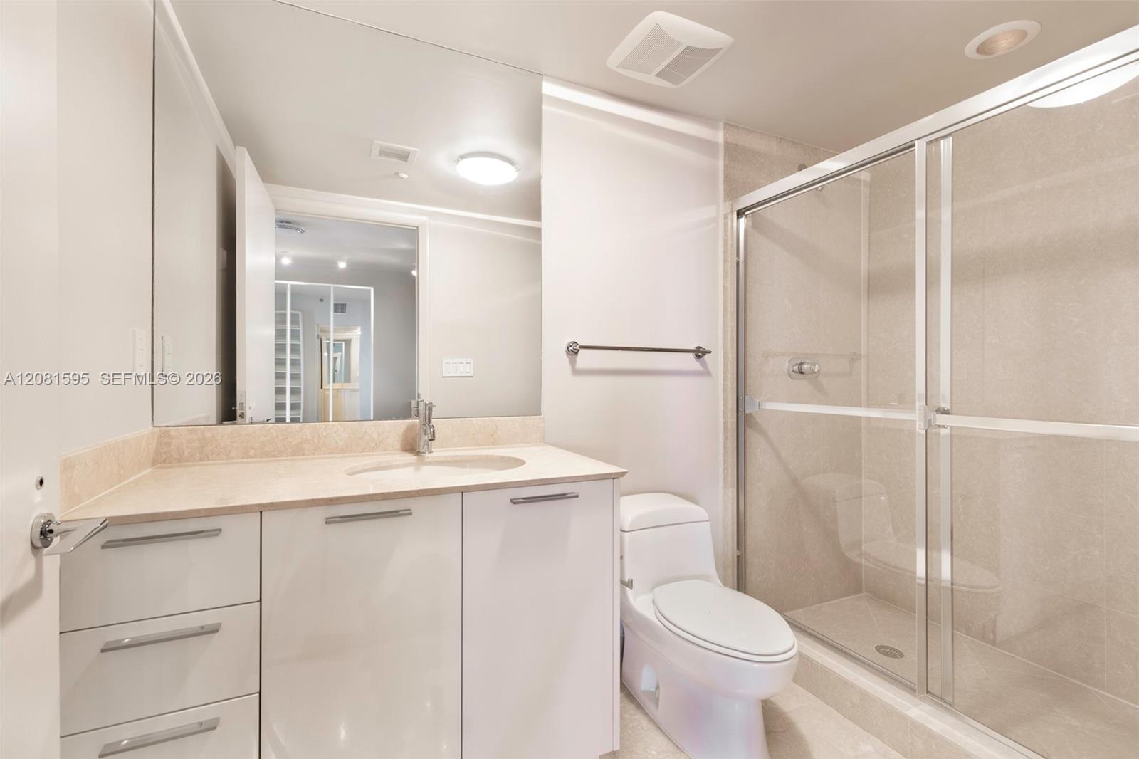 400 Alton Road, Unit 2101 Miami Beach, FL 33139 - Photo 21 of 25 Gallery Image 21