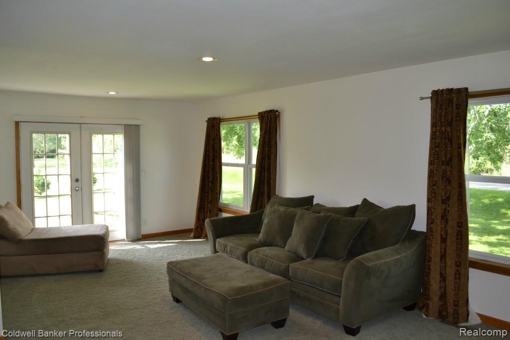 194 North Maple Leaf Road Lapeer, MI 48446 - Photo 22 of 28