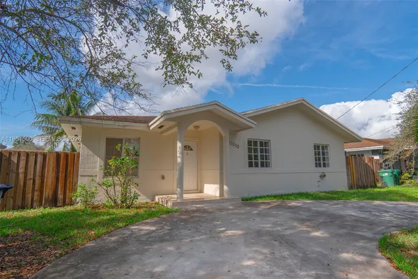 $3,950 | 15650 Northwest 39th Court, Unit 15650, Miami Gardens, FL 33054