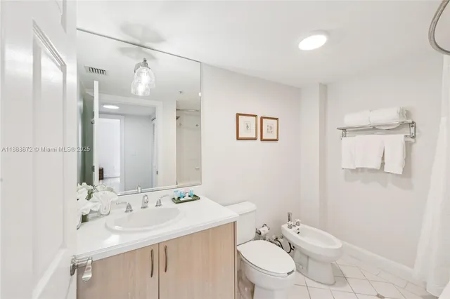 $614,000 | 2951 South Bayshore Drive, Unit 710, Miami, FL 33133