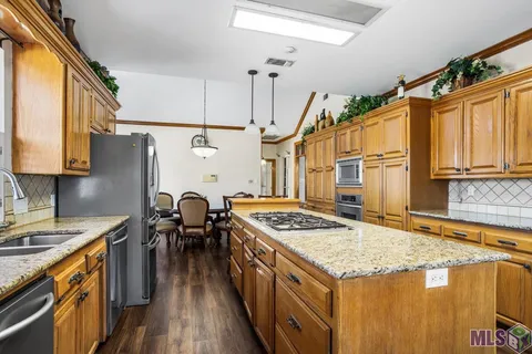 $489,999 | 4421 Lake Lawford Court, Baton Rouge, LA 70816