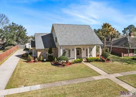 $489,999 | 4421 Lake Lawford Court, Baton Rouge, LA 70816