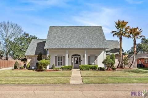 $489,999 | 4421 Lake Lawford Court, Baton Rouge, LA 70816