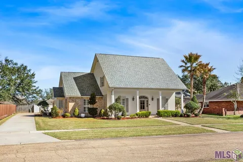 $489,999 | 4421 Lake Lawford Court, Baton Rouge, LA 70816