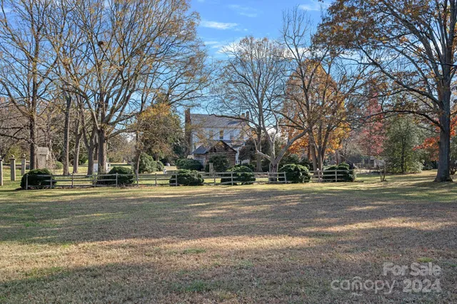 $1,000,000 | 104 Leslie Loop, Mooresville, NC 28115