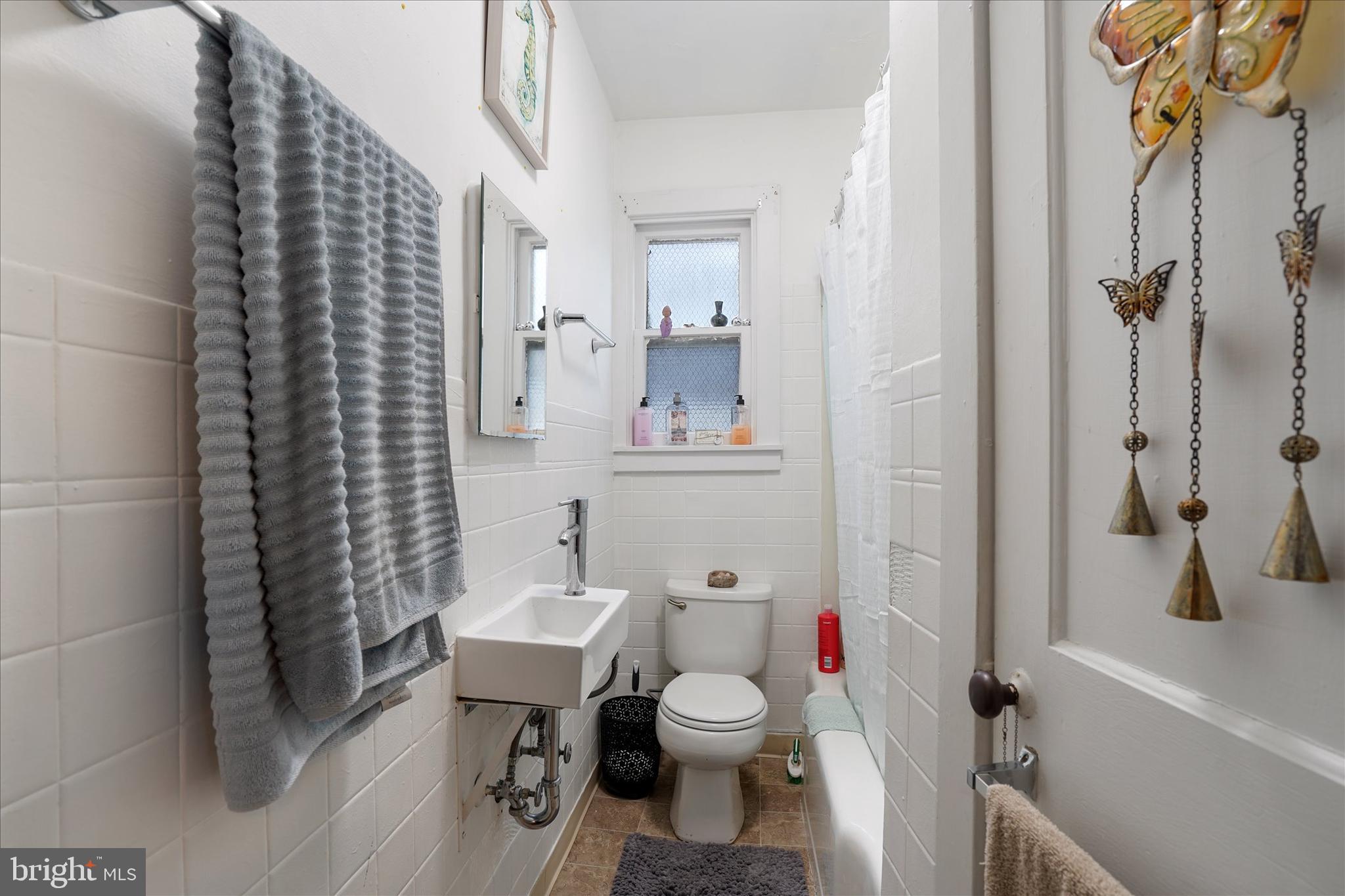 300 Friedensburg Road Reading, PA 19606 - Photo 14 of 26 a bathroom with a sink toilet and shower