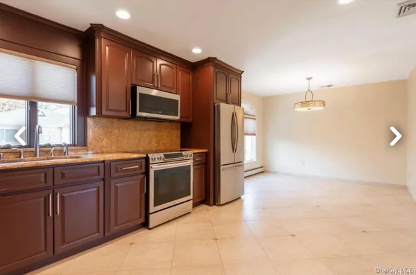 $3,650 | 171 Roslyn Road, Mineola, NY 11501