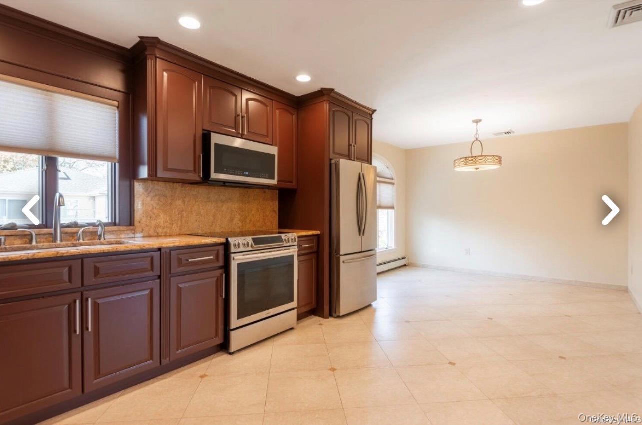 171 Roslyn Road Mineola, NY 11501 - Photo 3 of 12