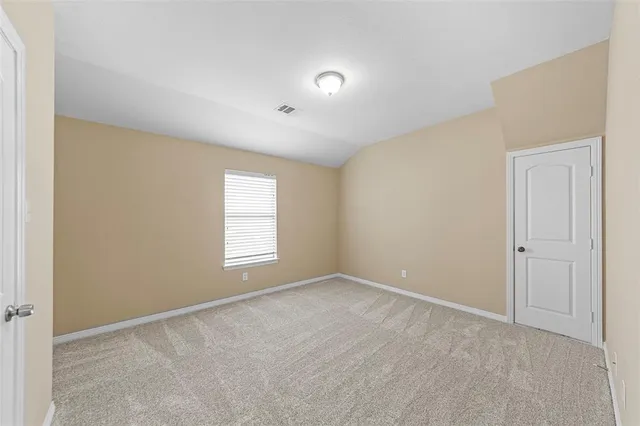 a view of empty room with window