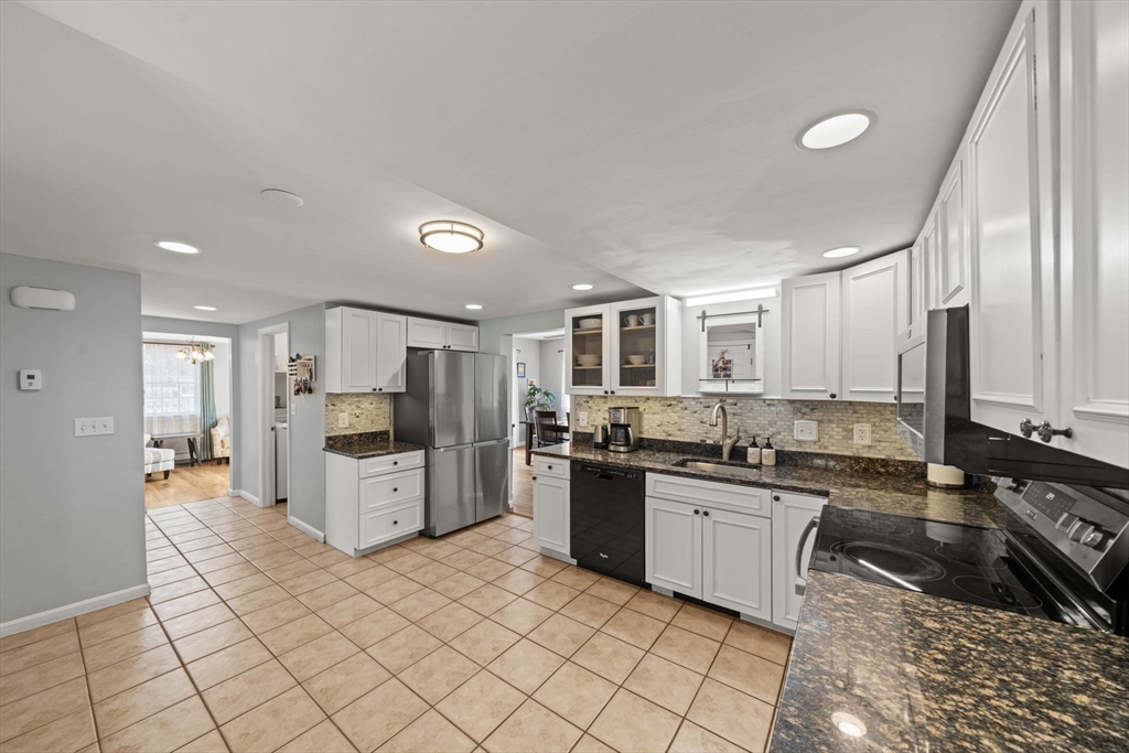 718 R Cabot Street Beverly, MA 01915 - Photo 11 of 38