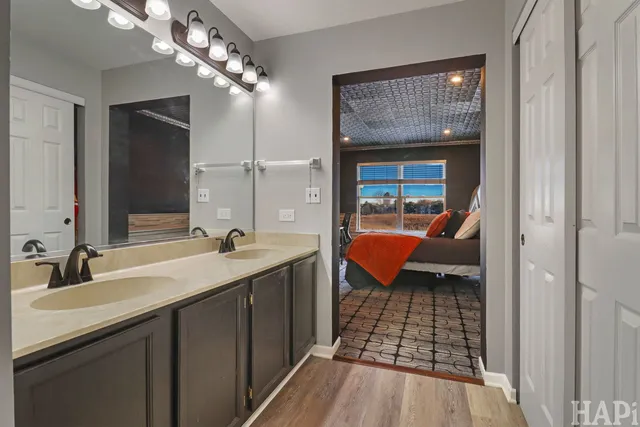 $420,000 | 902 Huntington Drive, Unit 902, Elk Grove Village, IL 60007