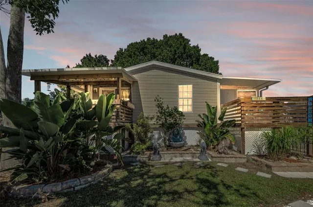 $179,900 | 711 Driftwood Lane, Tarpon Springs, FL 34689