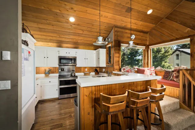 $1,595,000 | 218 Solitude, Unit 218, Mammoth Lakes, CA 93546