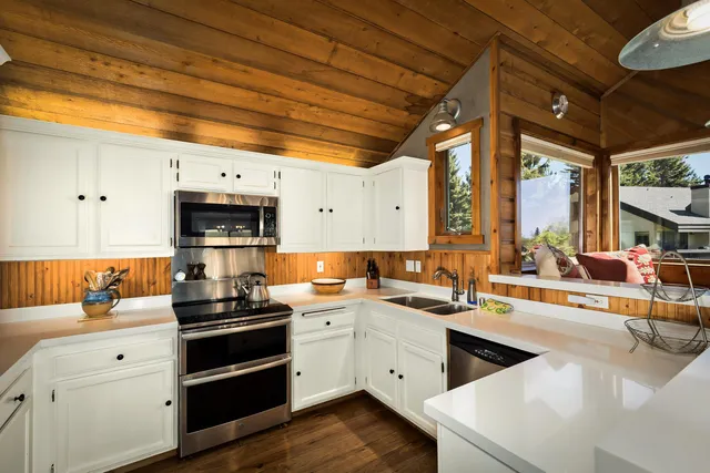 $1,595,000 | 218 Solitude, Unit 218, Mammoth Lakes, CA 93546