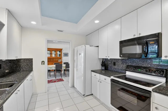 $799,900 | 224 Orange Tree Drive, Atlantis, FL 33462