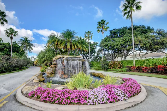 $799,900 | 224 Orange Tree Drive, Atlantis, FL 33462