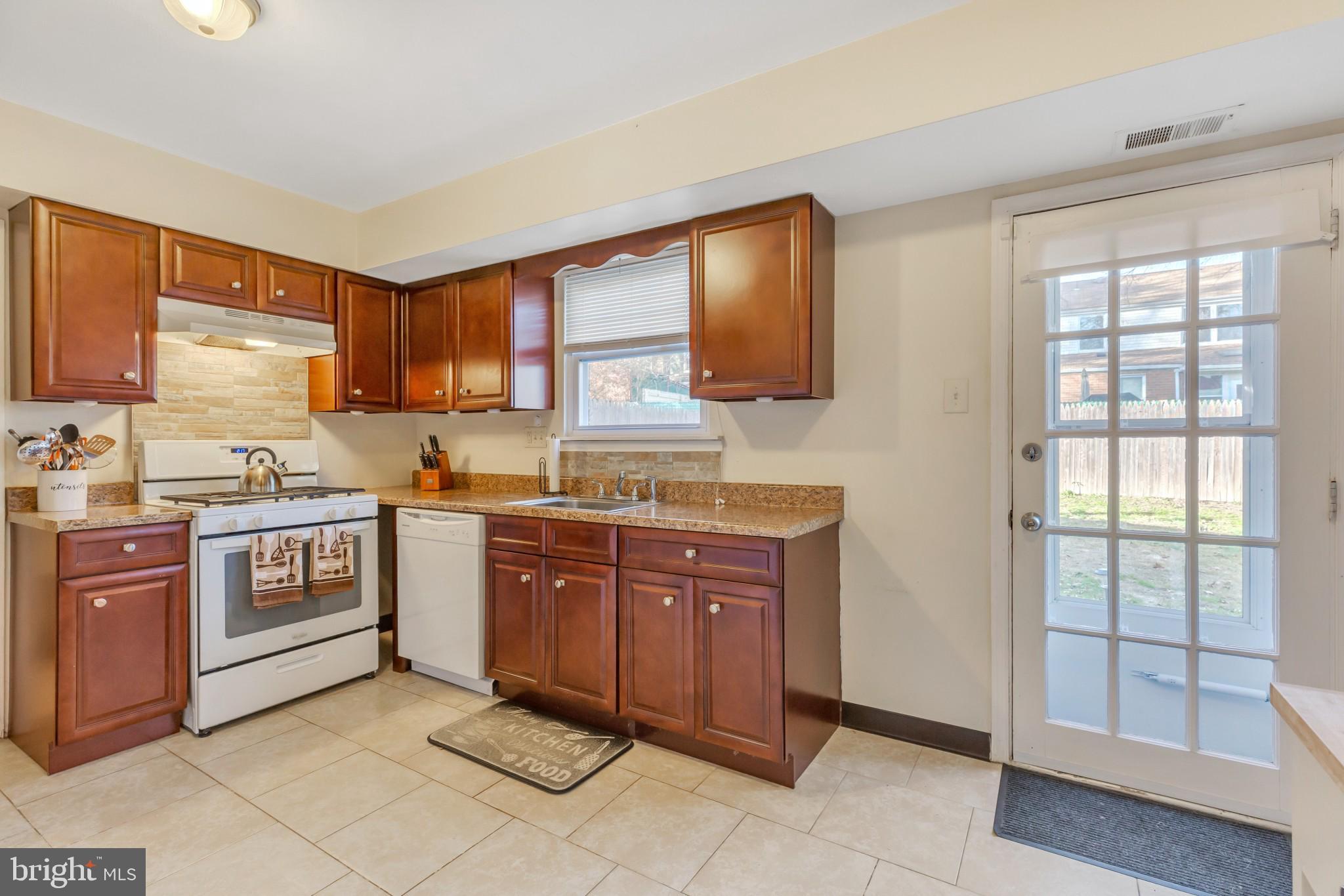 1609 Bryant Place Clementon, NJ 08021 - Photo 13 of 30 Gallery Image 13