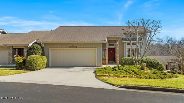 $450,000 | 110 Bokoshe Circle, Loudon, TN 37774