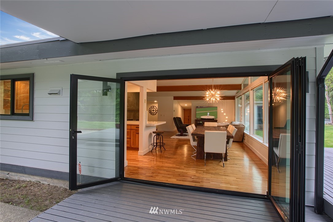 22218 Southeast Bain Road Renton, WA 98058 - Photo 5 of 23 Gallery Image 5