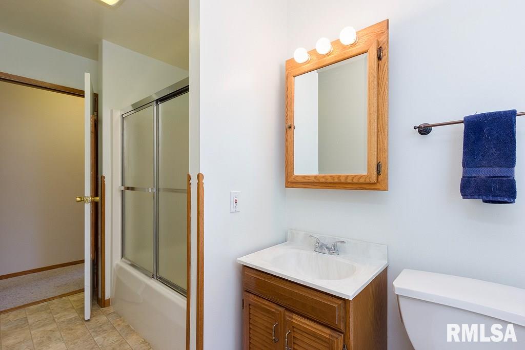 1617 Cherry Hills Road Bettendorf, IA 52722 - Photo 11 of 21 Gallery Image 11