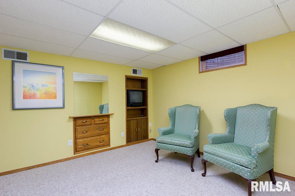 1617 Cherry Hills Road Bettendorf, IA 52722 - Photo 16 of 21 Gallery Image 16