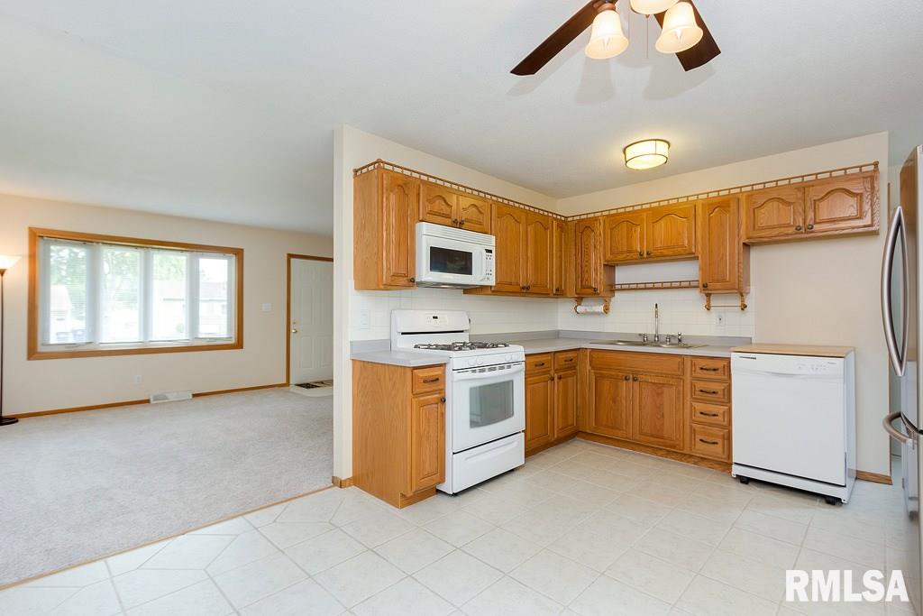 1617 Cherry Hills Road Bettendorf, IA 52722 - Photo 5 of 21 Gallery Image 5
