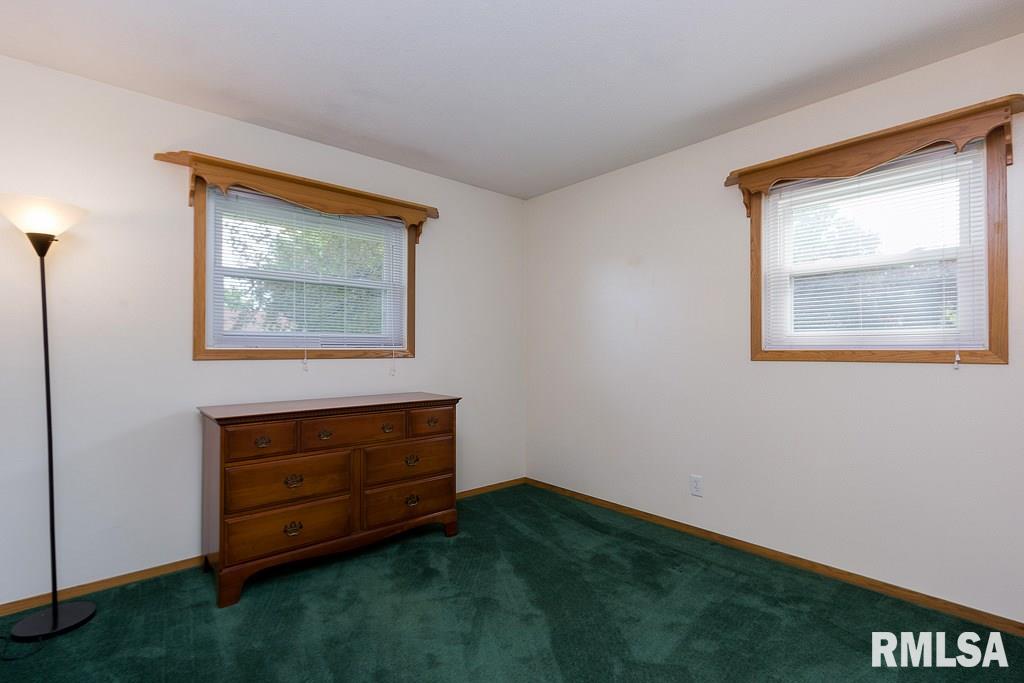 1617 Cherry Hills Road Bettendorf, IA 52722 - Photo 8 of 21 Gallery Image 8