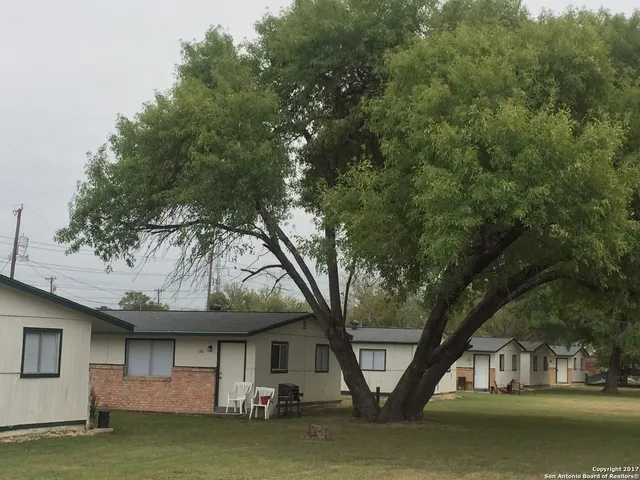 $1,050 | 144 West Villaret Boulevard, Unit 140, San Antonio, TX 78221