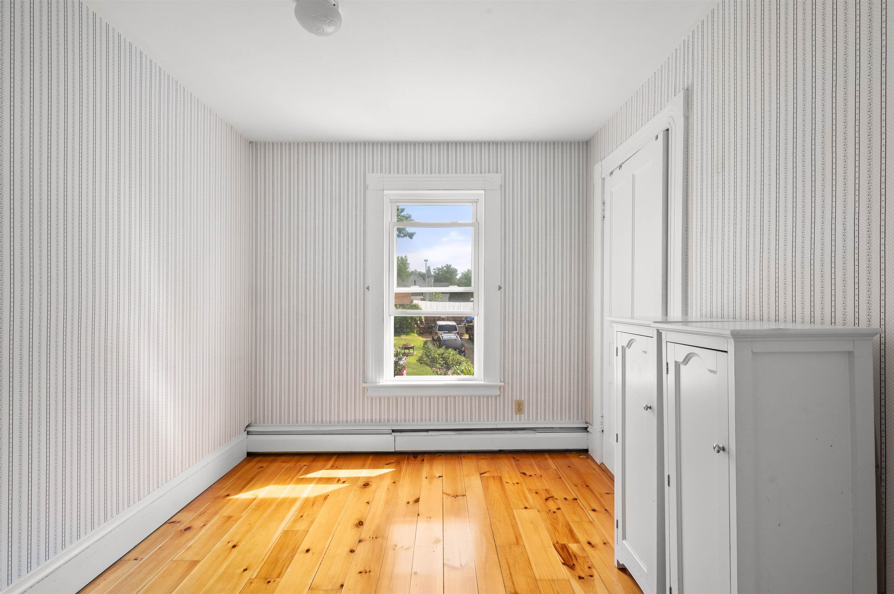 16 Madison Street Laconia, NH 03246 - Photo 11 of 35