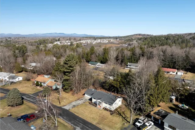 $449,000 | 10 Spruce Lane, Barre Town, VT 05641