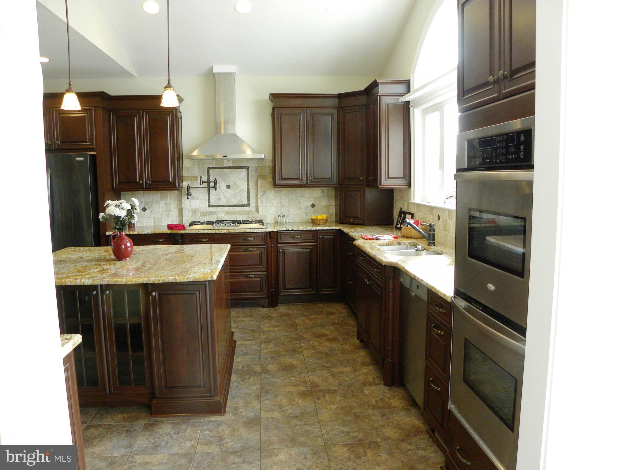 8308 Banister Road Severn, MD 21144 - Photo 5 of 78