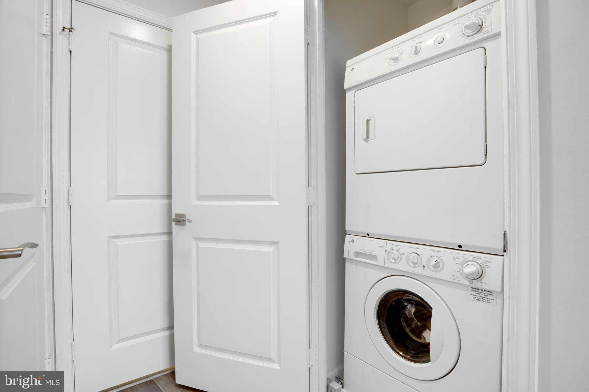 3600 South Glebe Road, Unit 427W Arlington, VA 22202 - Photo 18 of 49 a utility room with dryer and washer