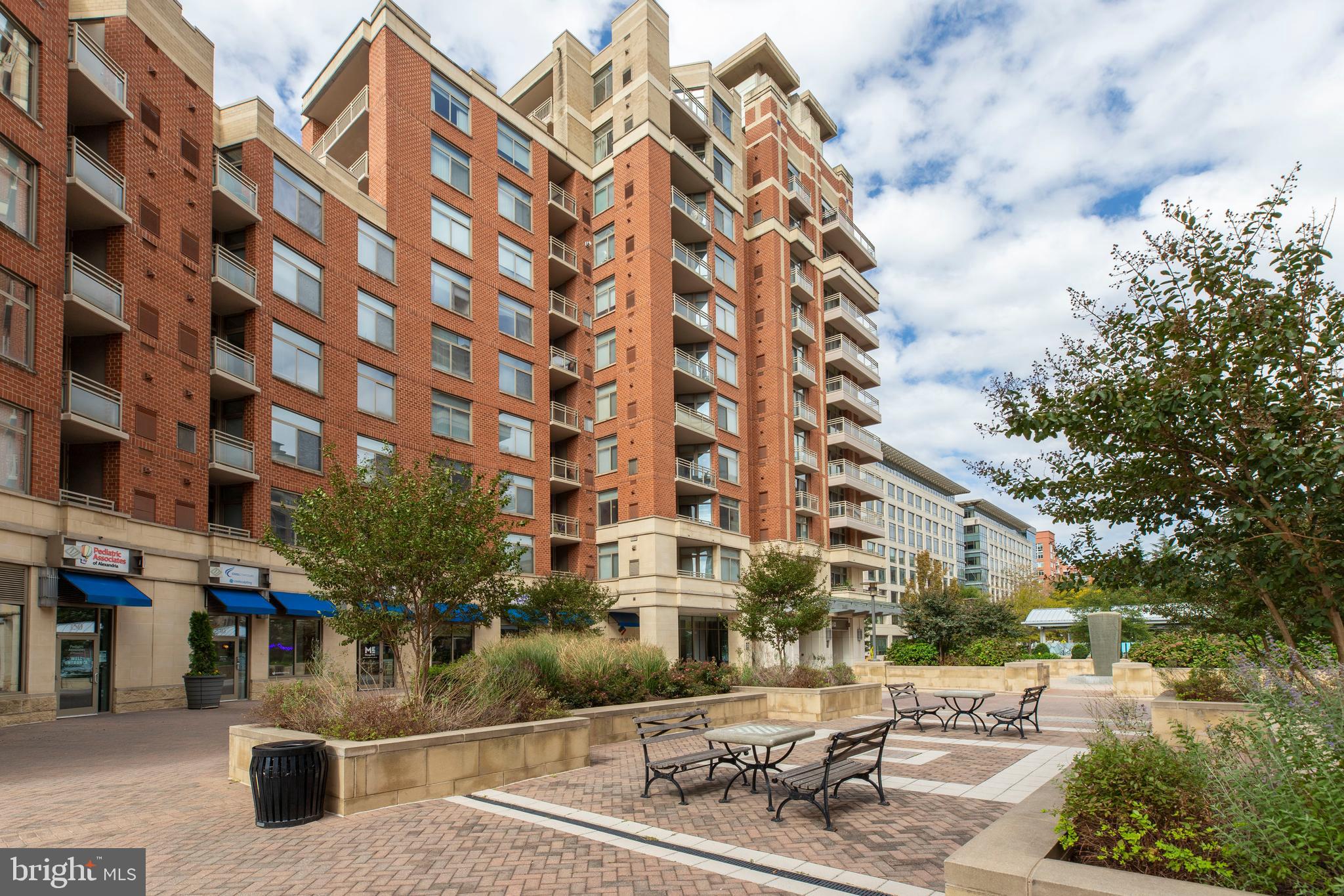 3600 South Glebe Road, Unit 427W Arlington, VA 22202 - Photo 33 of 49 a building view with outdoor space