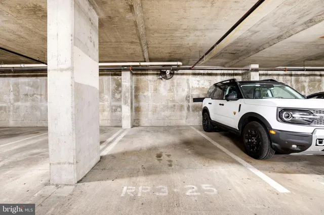 $2,350 | 3600 South Glebe Road, Unit 427W, Arlington, VA 22202