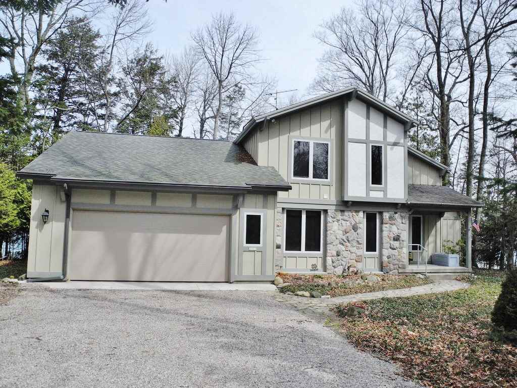 5290 Omena Point Road Omena, MI 49674 - Photo 10 of 35 1830272-9.JPG