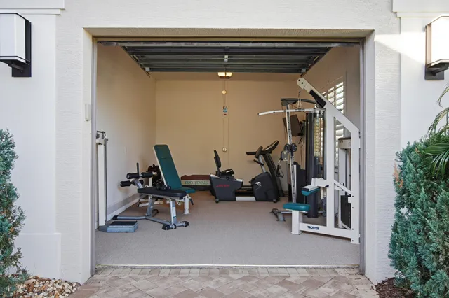 $949,900 | 11698 Southwest Coronado Springs Drive, Port St. Lucie, FL 34987