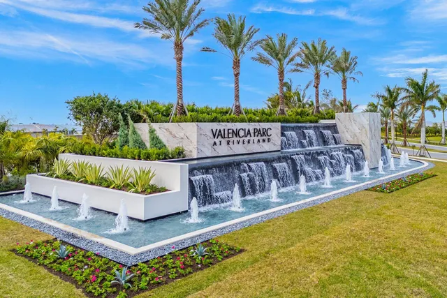 $949,900 | 11698 Southwest Coronado Springs Drive, Port St. Lucie, FL 34987