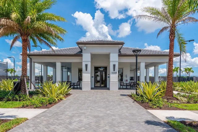 $949,900 | 11698 Southwest Coronado Springs Drive, Port St. Lucie, FL 34987