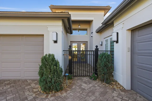 $949,900 | 11698 Southwest Coronado Springs Drive, Port St. Lucie, FL 34987