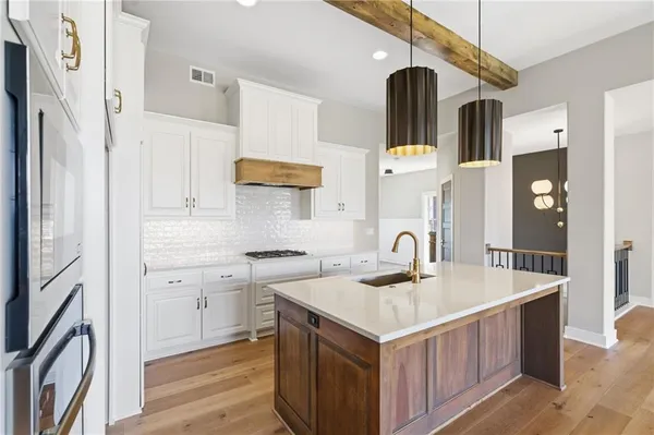$625,000 | 15284 West 173rd Street, Olathe, KS 66062