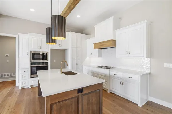 $625,000 | 15284 West 173rd Street, Olathe, KS 66062