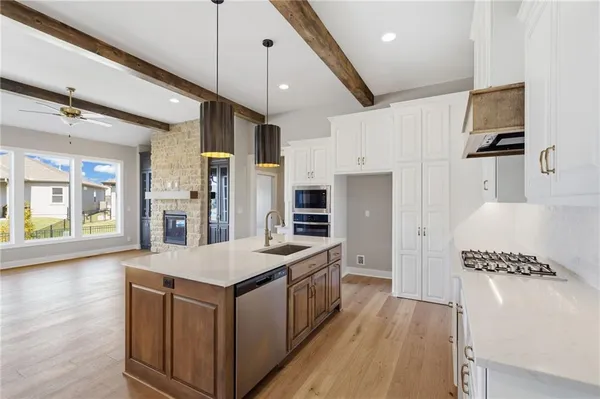 $625,000 | 15284 West 173rd Street, Olathe, KS 66062