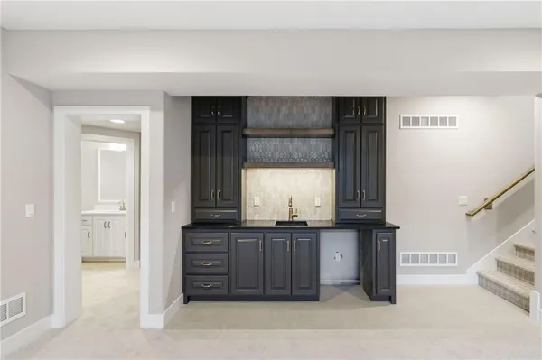 $625,000 | 15284 West 173rd Street, Olathe, KS 66062