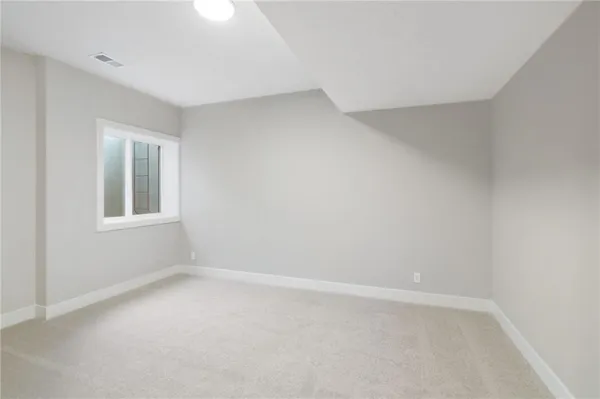$625,000 | 15284 West 173rd Street, Olathe, KS 66062