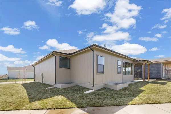$625,000 | 15284 West 173rd Street, Olathe, KS 66062
