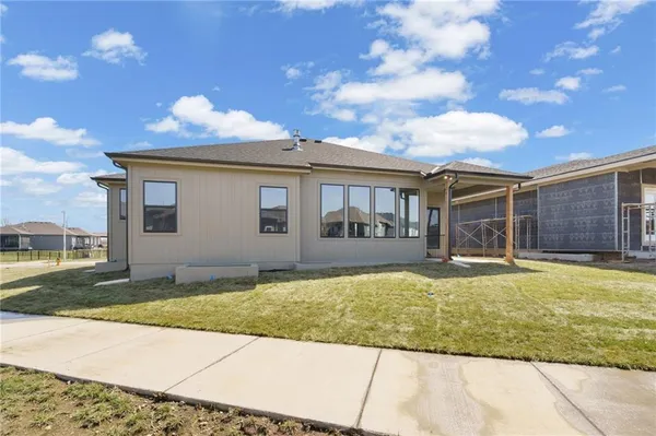 $625,000 | 15284 West 173rd Street, Olathe, KS 66062