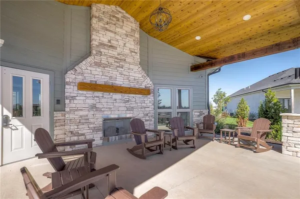 $625,000 | 15284 West 173rd Street, Olathe, KS 66062