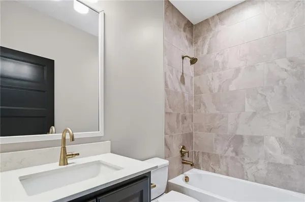 $625,000 | 15284 West 173rd Street, Olathe, KS 66062