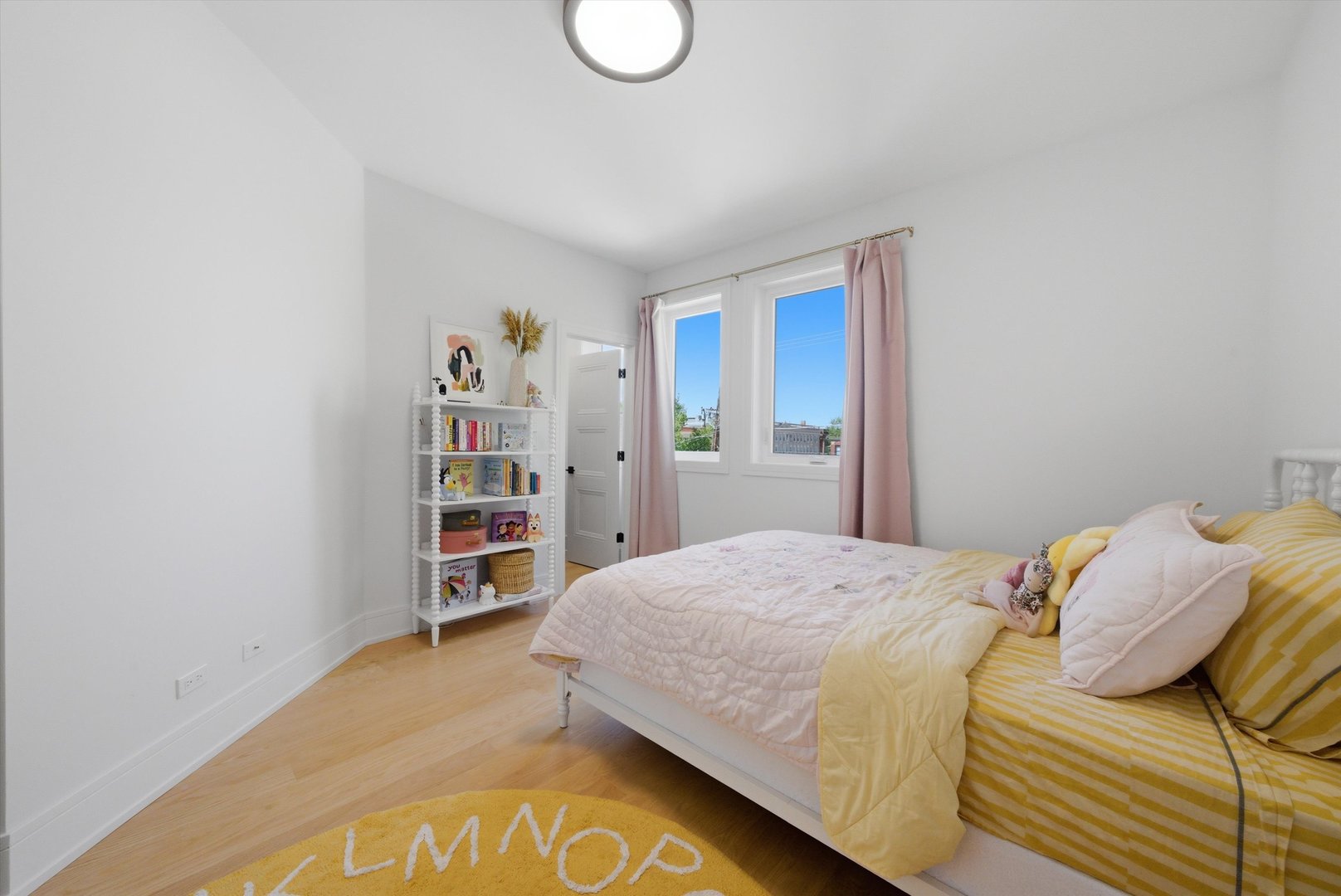 3310 North Harding Avenue Chicago, IL 60618 - Photo 29 of 50