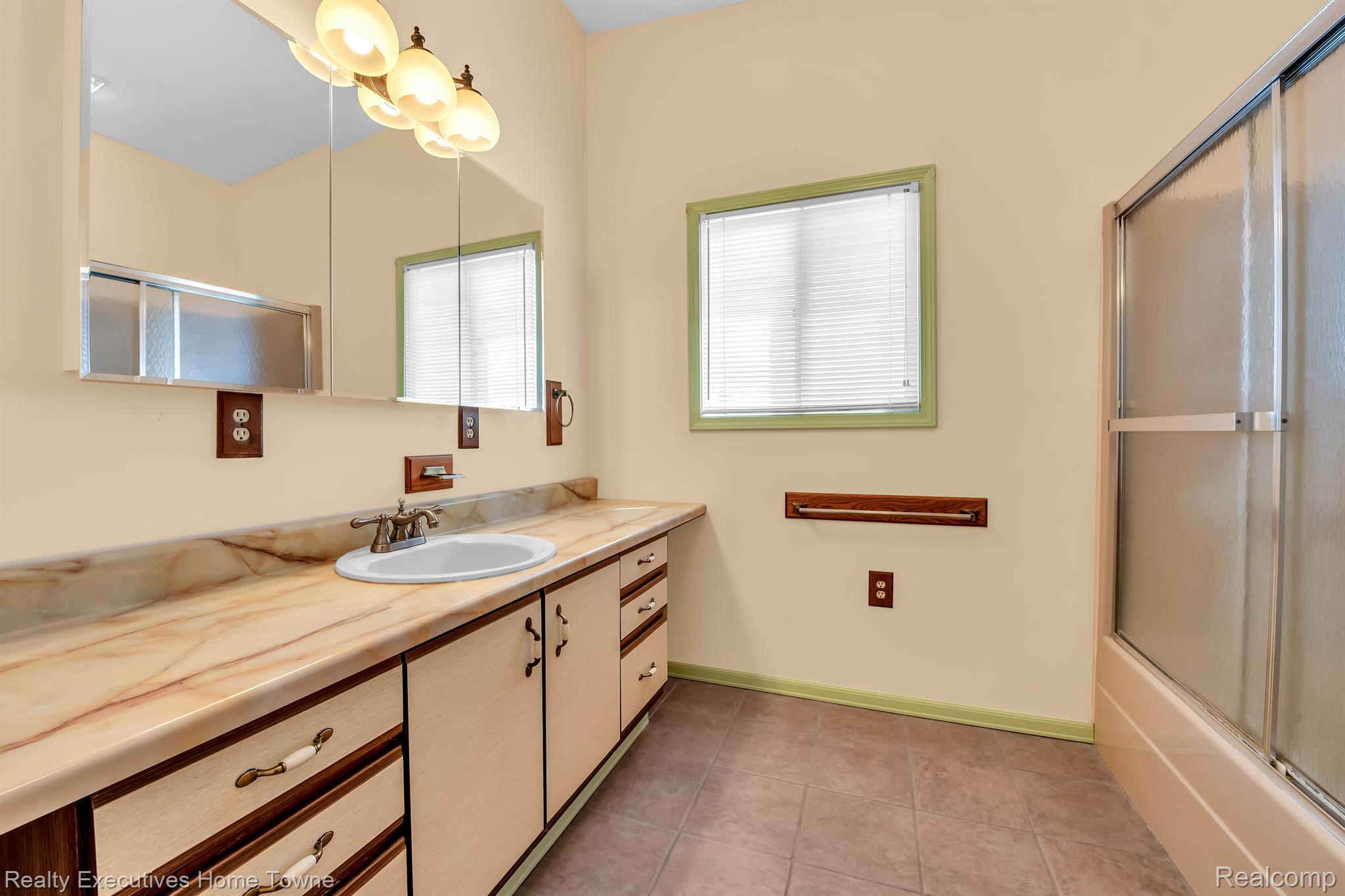 11653 Burt Road Memphis, MI 48041 - Photo 18 of 49 Master Bath